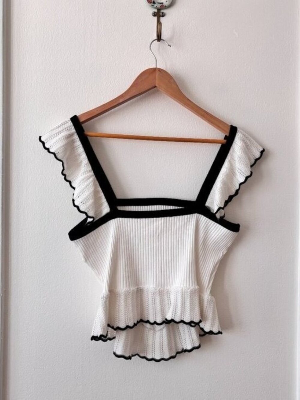 🛍 Zara White Ribbed Ruffle Peplum Top Square Neck Contrast Trim Size L - Picture 7 of 8